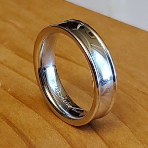 NEW CONFORT FIT BENCHMARK SIGNED RING FLOOR SAMPLE